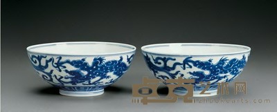 清雍正 青花夔龙纹碗(一对) 19×7.4cm