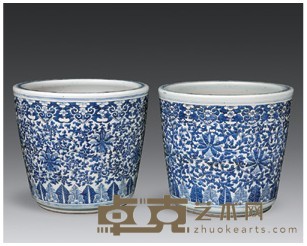 青花缠枝花卉花盆（一对） 高35cm；直径39cm