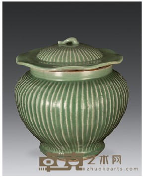 龙泉窑瓜棱荷叶盖罐 高29cm；口径19cm