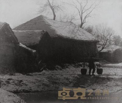 胡君磊 约1930年代作 村舍汲水 25×29.5cm；50.5×39.3cm