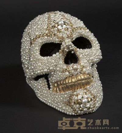 Pearl Skull, 2003 7 x 8 x 11 in. (17.8 x 20.3 x 27.9 cm).