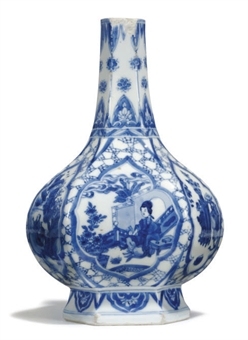 中国蓝色和白色六角瓶花瓶