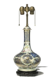 中国FAMILLE罗斯花瓶和盖子