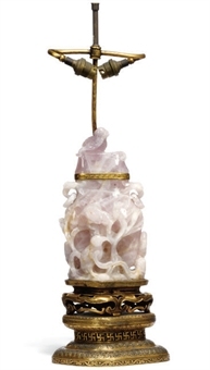 中国蔷薇石英LAMPED花瓶和盖子