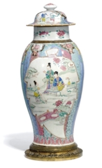 A CHINESE ORMULU-MOUNTED FAMILLE ROSE VASE AND COVER