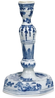 A CHINESE BLUE AND WHITE EXPORT CANDLESTICK