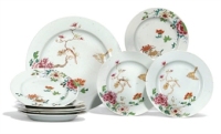 A GROUP OF TEN CHINESE EXPORT FAMILLE ROSE DISHES