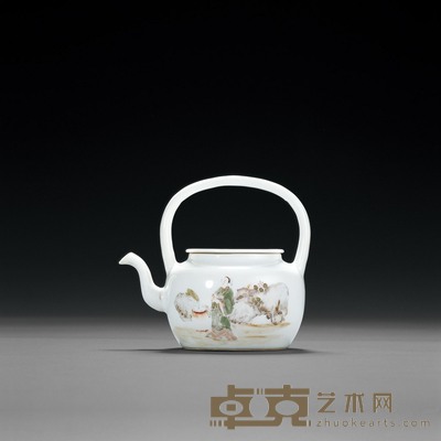 清雍正 粉彩人物图提梁壶 长15.3cm