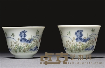 A PAIR OF FINE FAMILLE VERTE CUPS