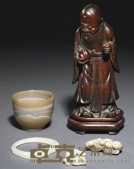 18TH CENTURY AND LATER A BAMBOO IMMORTAL；THREE JADE CARVINGS；AND AN AGATE CUP 