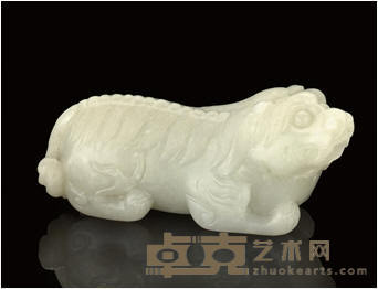 A PALE CELADON JADE MODEL OF A QILIN, 19TH CENTURY 8.9cm