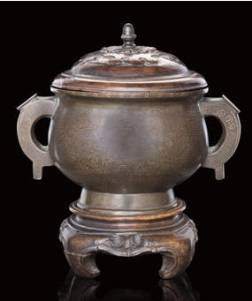 A SILVER INLAID BRONZE CENSER AND WOOD COVER, SHISOU MARK, 18TH CENTURY OR LATER