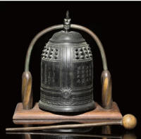 A LARGE BRONZE BELL, 16TH/17TH CENTURY