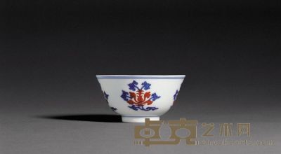 清雍正 青花矾红莲花纹杯 直径8.1cm