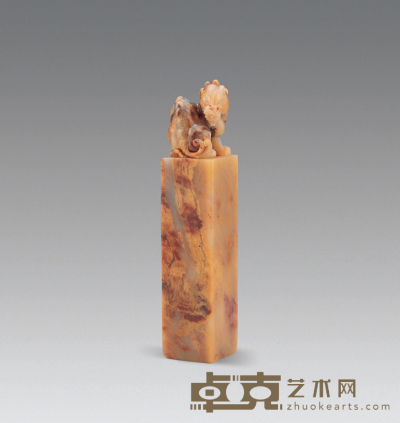 巴林黄冻石雕兽钮方章 3.5×3.5×16.8cm