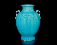 A TURQUOISE GLAZED VASE，KANGXI (1662-1722)