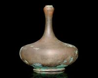 A BRONZE GARLIC NECK BOTTLE VASE，HAN DYNASTY (206BC-220AD)