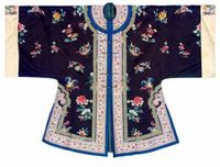 AN INFORMAL JACKET OF BLUE SILK  LATE QING DYNASTY，CIRCA 1900