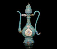 A CANTON ENAMELLED EWER AND DOMED COVER，18TH CENTURY