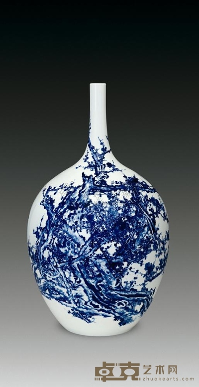 2008年作 程生达绘 青花细颈瓶《春在寒梅蕊上寻》 高62cm