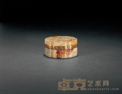 清早期 寿山石雕夔龙纹盖盒 直径5.3cm