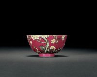 清中期 胭脂红地梅竹图碗