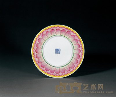 清道光 粉彩莲花纹盘 直径25.6cm