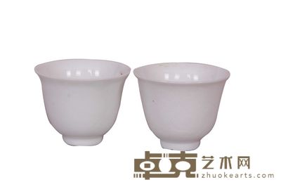 甜白釉暗刻龙凤纹杯一对
《大明弘治年制》 径:6.3cm