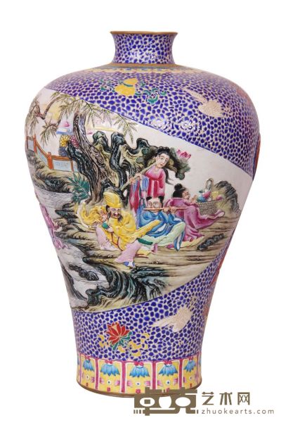 蓝地描金粉彩雕刻花卉纹瓶 高：46cm
