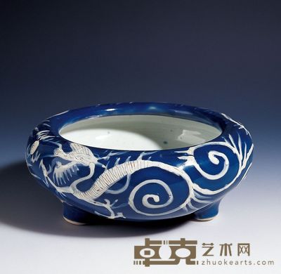 明 嘉靖 漳州窑蓝釉龙纹三足洗 直径22cm