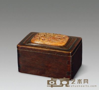 清中期 硬木嵌翡翠龙纹盖盒 长9cm