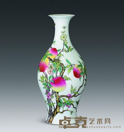 清代 粉彩福寿纹橄榄瓶 高40.6cm；口10cm；底12.4cm