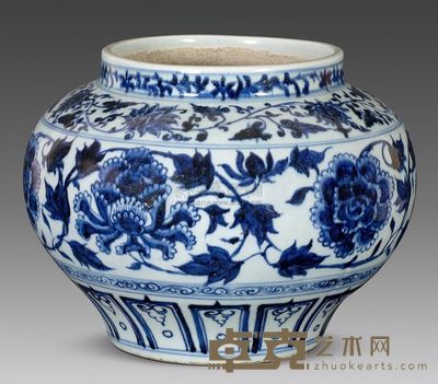 明代 青花缠枝牡丹纹罐 高20.5cm；口16.5cm；底14.5cm