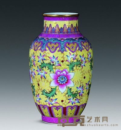清代 珐琅彩灯笼瓶 口7.7cm；底8cm；高23cm