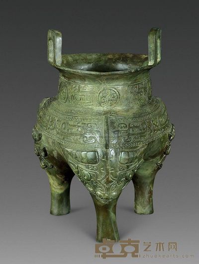 商代晚期至西周初 兽面纹直耳鬲 高23.1cm；重1950g