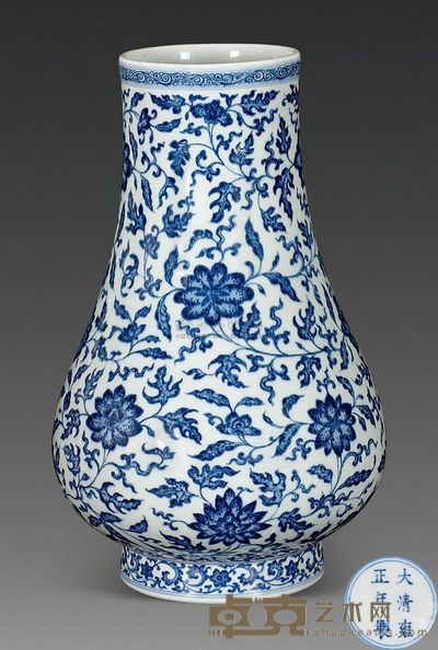 清雍正 青花缠枝花卉纹尊 高34.5cm；口11.5cm；底13cm