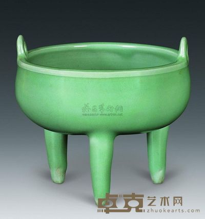 南宋 官窑青瓷双耳三足鼎 高10.4cm；口11cm