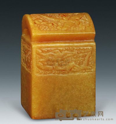 清代 寿山瓦钮夔纹章料 54.32×64.79×35.84mm；重155.637g