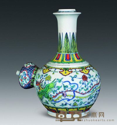 清代 斗彩凤穿花军持 高24.3cm；口4cm；底10.2cm