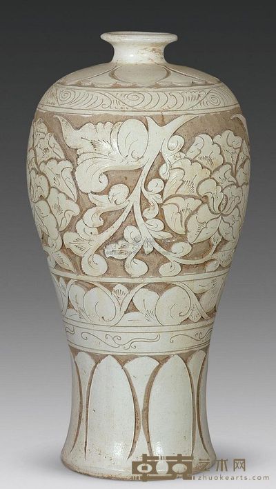 宋代 磁州窑刻牡丹花梅瓶 高41cm；口7cm；底15cm