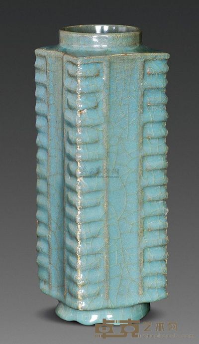 宋代 官窑琮式瓶 高26.5cm；口7.5cm；底8.7cm
