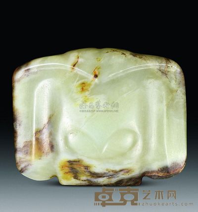 红山文化 青玉鹰佩 重107g；长7.1cm