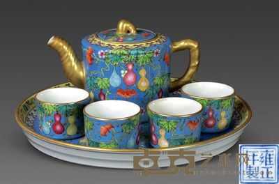 清雍正 蓝地粉彩福禄纹茶具 （一套五件） 高12cm；口28.5cm；底6.5cm