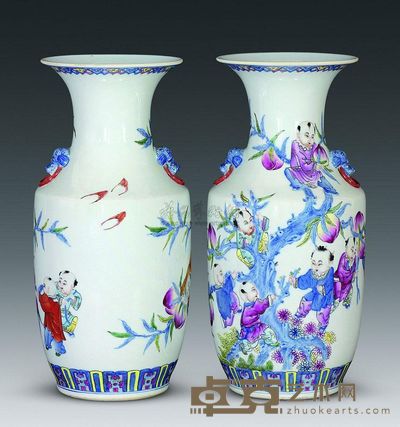 清代 粉彩童子寿桃图双耳瓶 （一对） 高43cm；口18.3cm；底14.3cm