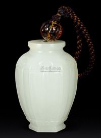 清代 白玉瓶形坠
