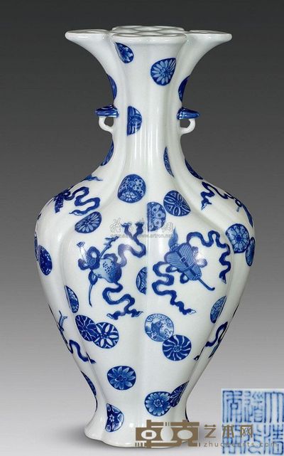 清道光 青花暗八仙纹盘肠口瓶 高26.5cm；口10.5cm；底7.3cm