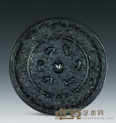 唐代 青铜海兽葡萄镜 直径19.7cm；重2173g