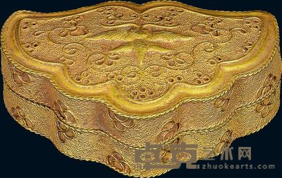 明代 黄金蝴蝶纹花形盖盒 高2.8cm；口7cm；重115g；含金量86%