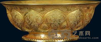 唐代 银鎏金天马纹莲瓣碗 高5.2cm；口12.3cm；底7cm；重358g