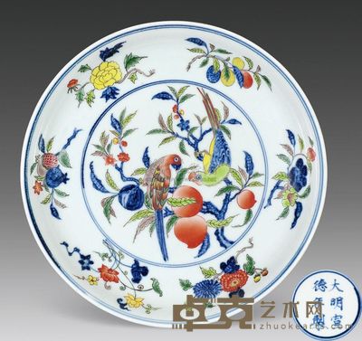 明宣德 五彩鹦鹉寿桃盘 高4.2cm；口26.5cm；底17.5cm